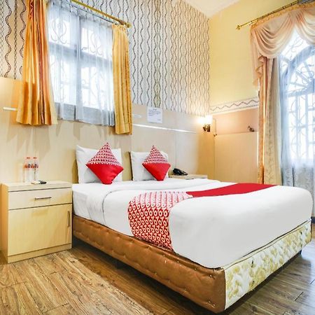 Oyo 1140 Hotel Tresya Tanjung Balai Tanjungbalai Buitenkant foto