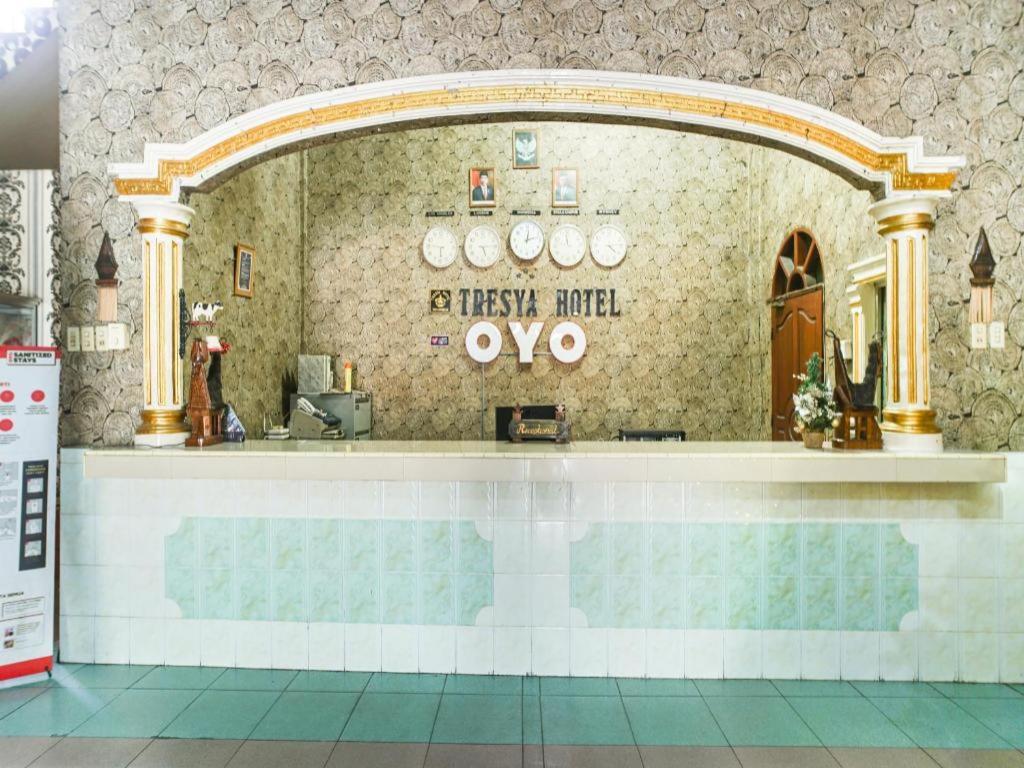 Oyo 1140 Hotel Tresya Tanjung Balai Tanjungbalai Buitenkant foto