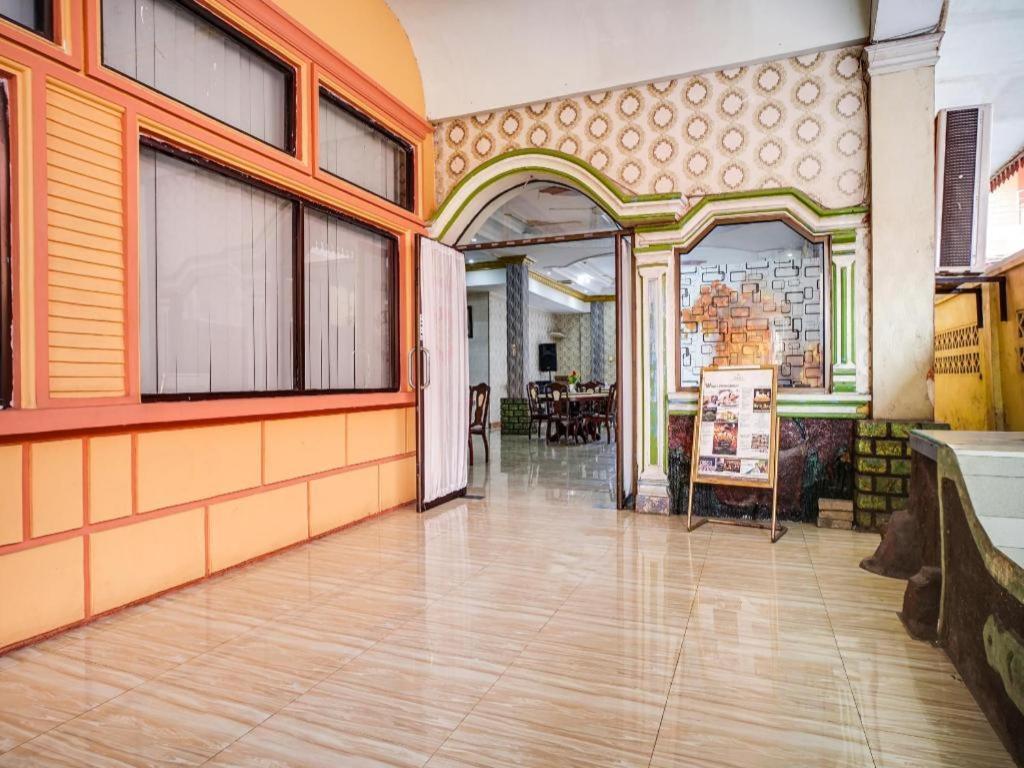 Oyo 1140 Hotel Tresya Tanjung Balai Tanjungbalai Buitenkant foto